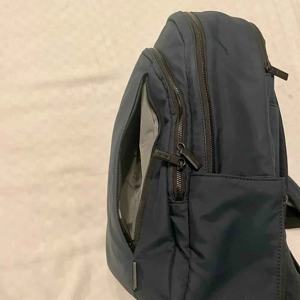 Away Men's Backpack in Navy and Gray